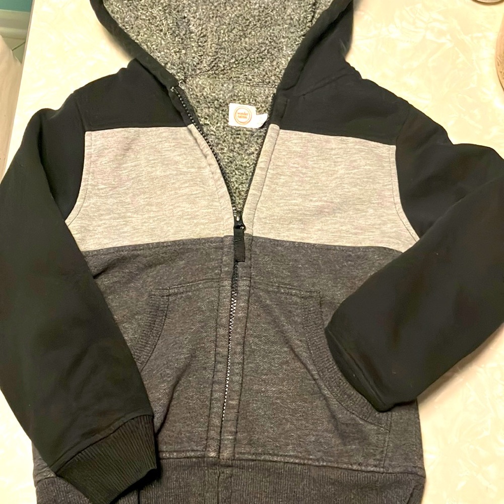 Hooded sweatshirt size 6/7